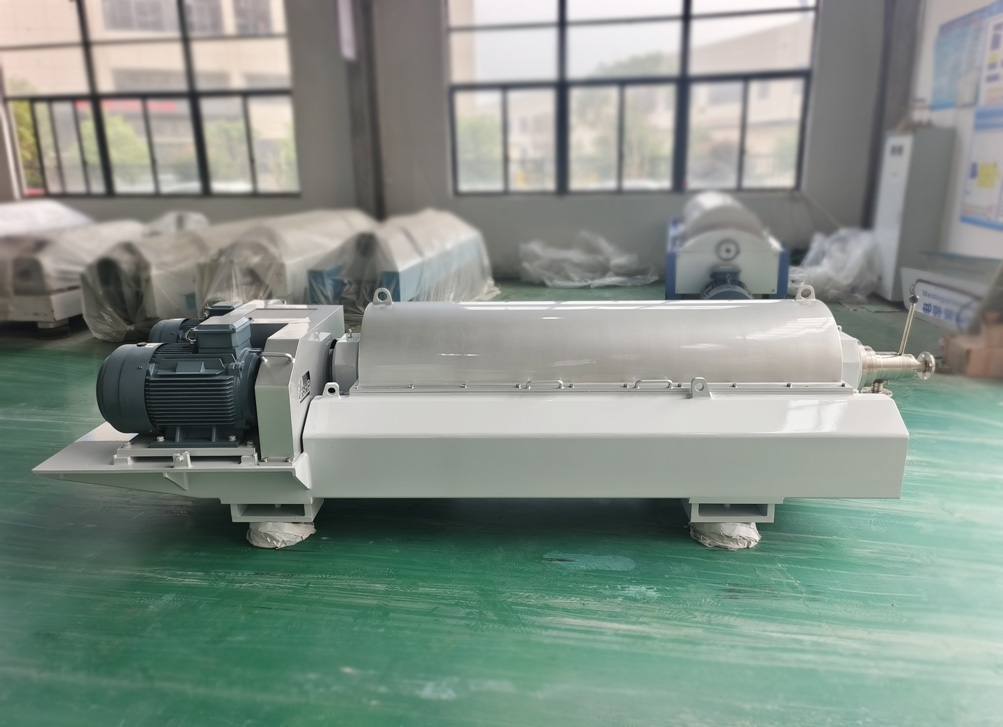 三相臥螺離心機